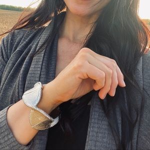 ⭐️3/$15 🆕 Expandable silver tone bracelet.